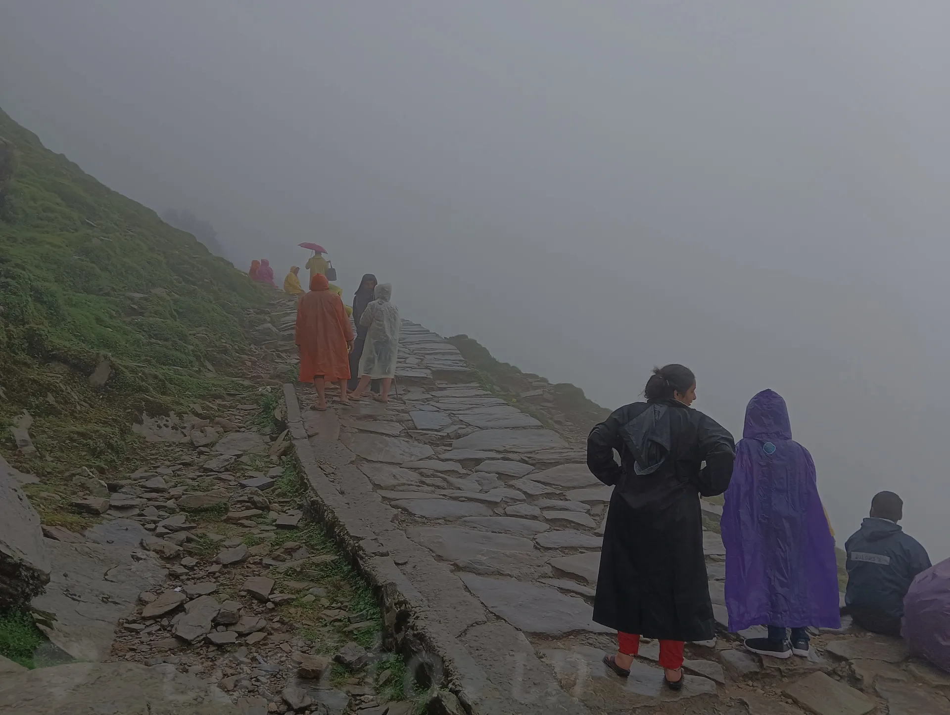 2023-06-tungnath-uphill